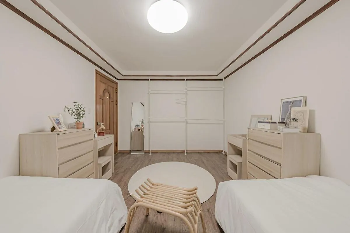 201 Cheongdam Full-Furnished Premium Villa 3 Room Seoul 0*,  South Korea
