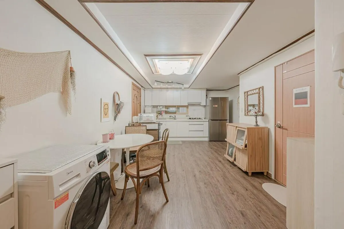 201 Cheongdam Full-Furnished Premium Villa 3 Room Seoul 0*,  South Korea