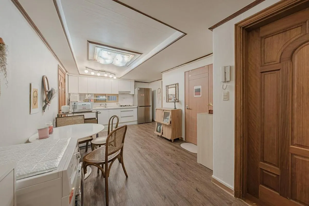 201 Cheongdam Full-Furnished Premium Villa 3 Room Seoul Holiday home