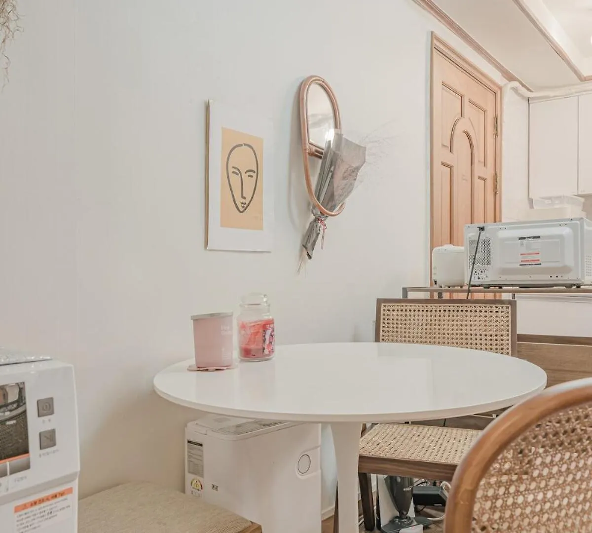 201 Cheongdam Full-Furnished Premium Villa 3 Room Seoul 0*,  South Korea