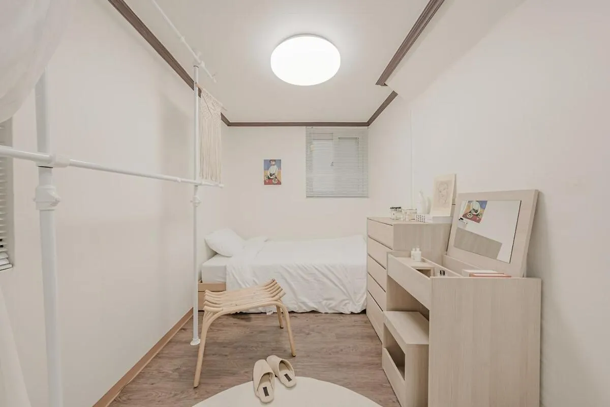 201 Cheongdam Full-Furnished Premium Villa 3 Room Seoul