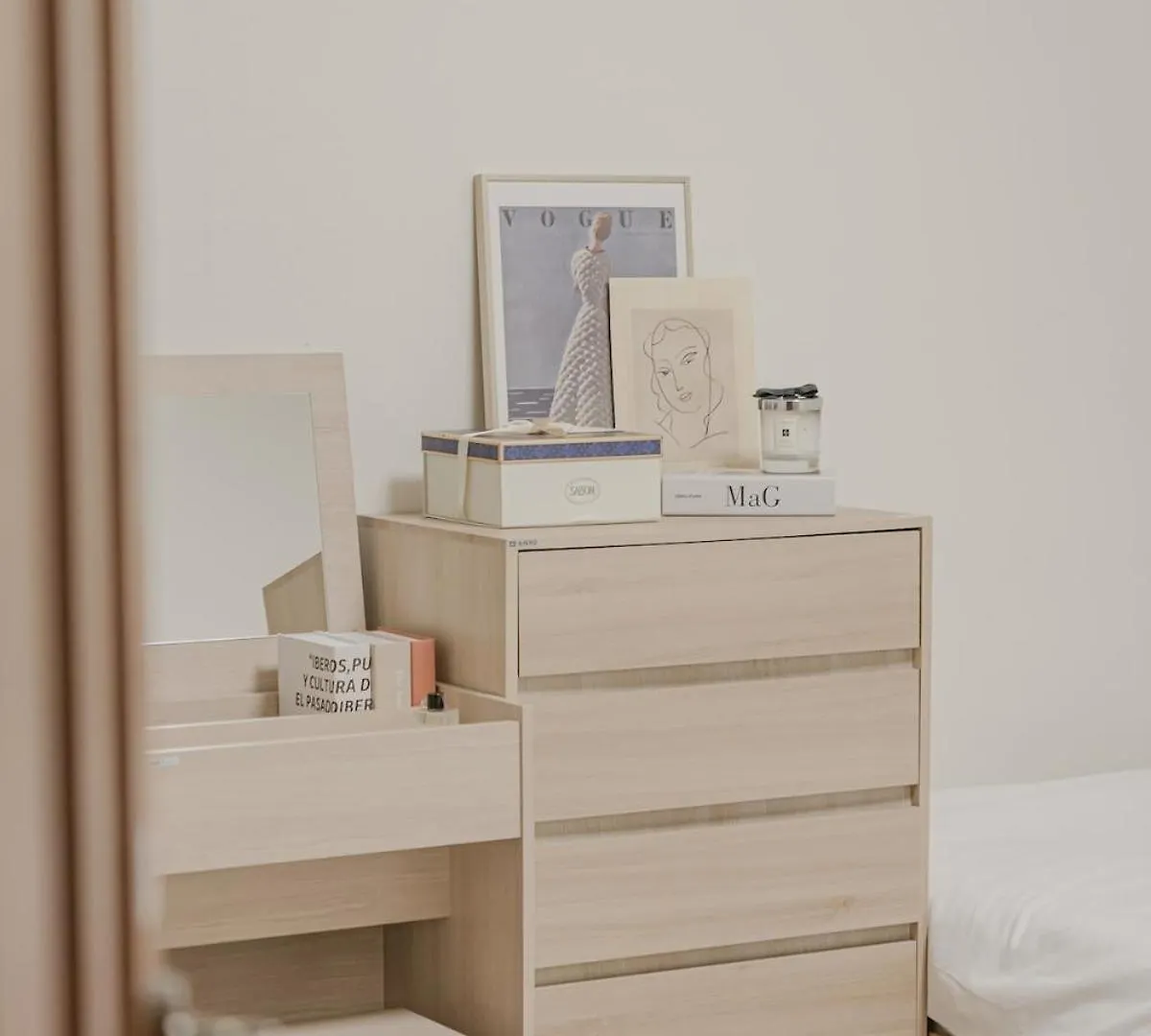 201 Cheongdam Full-Furnished Premium Villa 3 Room Seoul